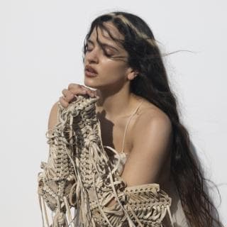 Crítca del disc 'Lux', la Passió segons Rosalía: els 60 minuts musicals més rellevants de l'any