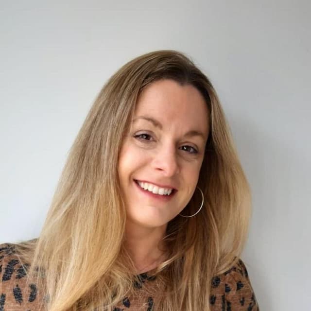 "Prohibir les xarxes és molt més econòmic que educar"