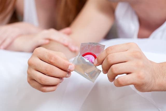 L'ús del preservatiu cau entre els adolescents