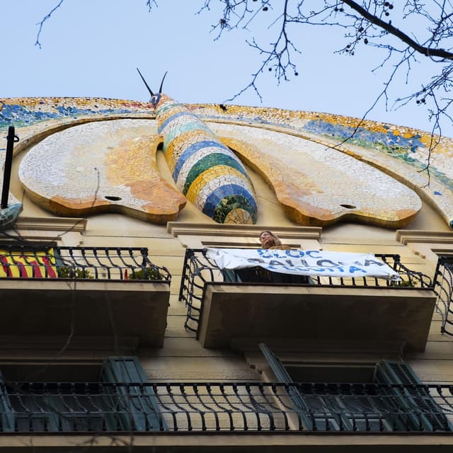 El bloc Papallona relleva la Casa Orsola com a símbol de la lluita per l'habitatge