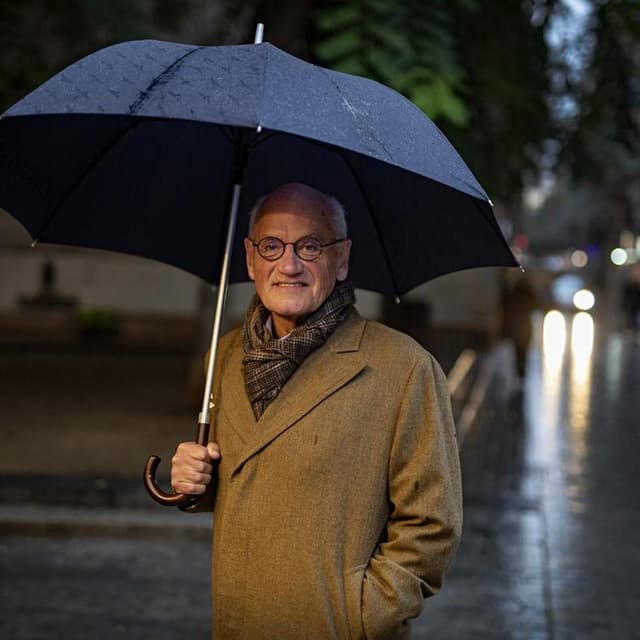 Mor als 71 anys Carles Vilarrubí, empresari, gastrònom i barcelonista