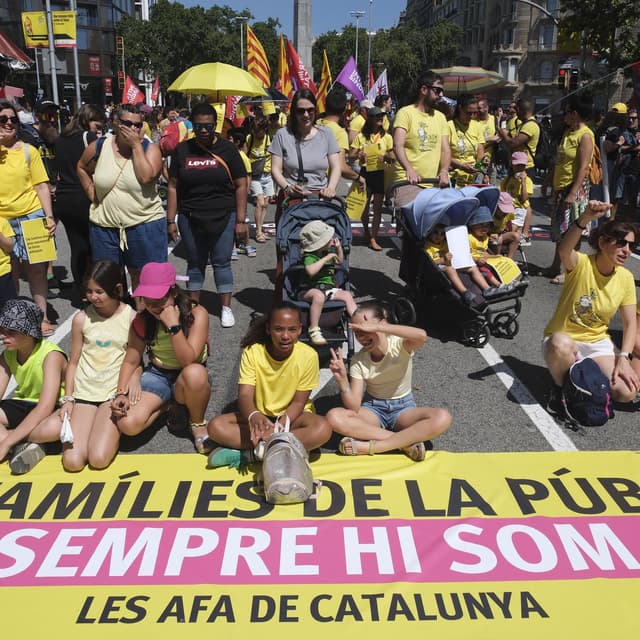 "Donar suport als docents és demanar un futur millor per als nostres fills": l'última gran mobilització del curs